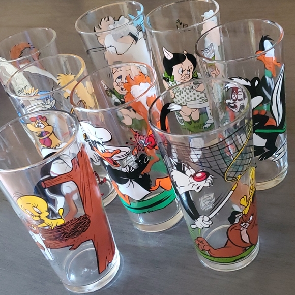 1976 Looney Tunes Drinkware - Picture 2 of 11